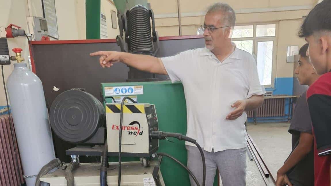 Yeni Öğrencilerimize okulumuzu tanıttık