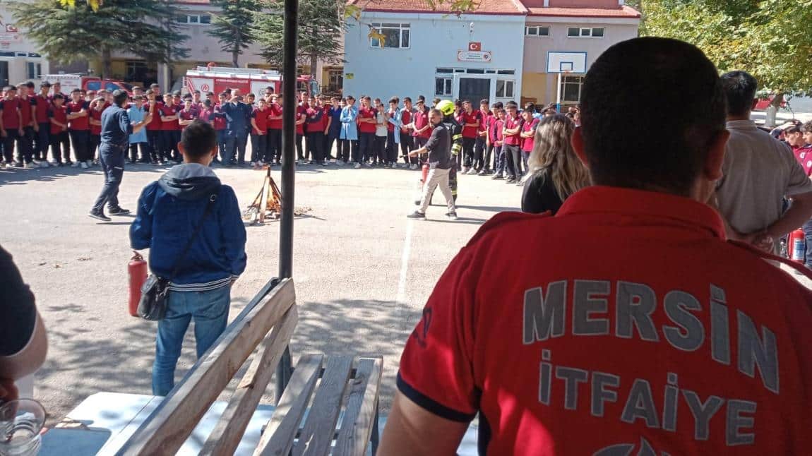  OKULUMUZDA BÜYÜKŞEHİR BELEDİYESİ İTFAİYESİ İŞBİRLİĞİ İLE  YANGIN TATBİKATI YAPILDI