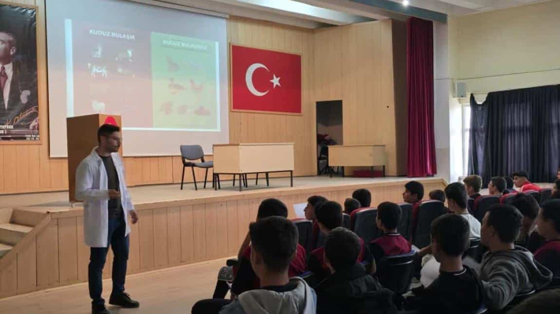  OKULUMUZDA KUDUZ VE KORUNMA YOLLARI BİLGİLENDİRME SEMİNERİ YAPILDI